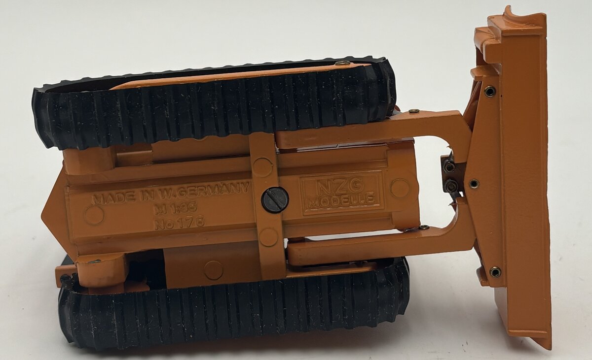 NZG 176 1:35 Case 850B Angle/Tilt Dozer Diecast EX/Box