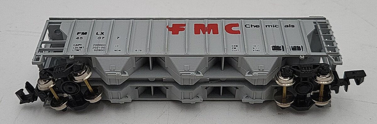 Con-Cor 0001-001766 N Scale FMC Chemicals 47' 3-Bay Covered Hopper #45077 LN/Box