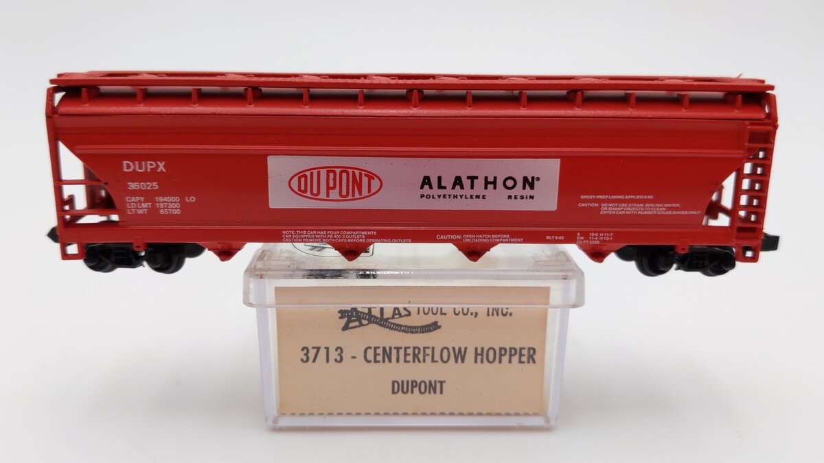 Atlas 3713 N Scale Dupont ACF Centerflow 4 Bay Covered Hopper #36025 LN/Box