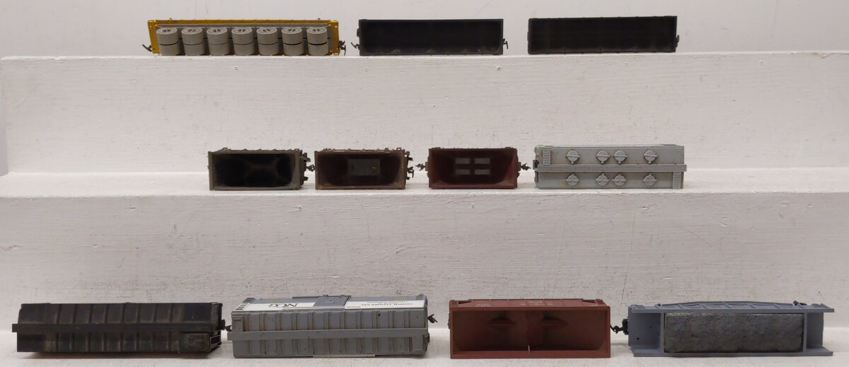 HO Assorted Freight Cars [11]