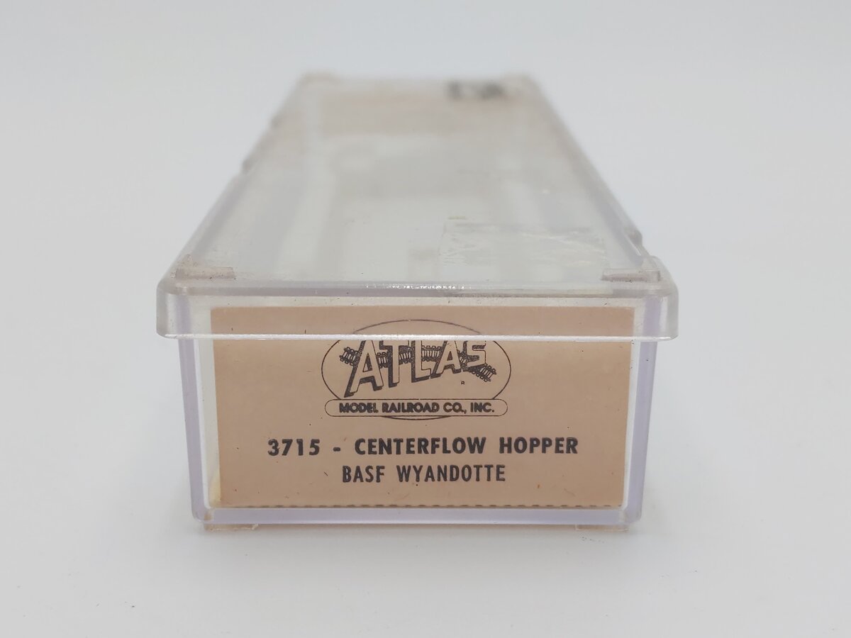 Atlas 3715 N Scale BASF ACF Centerflow 4 Bay Covered Hopper #53722 EX/Box