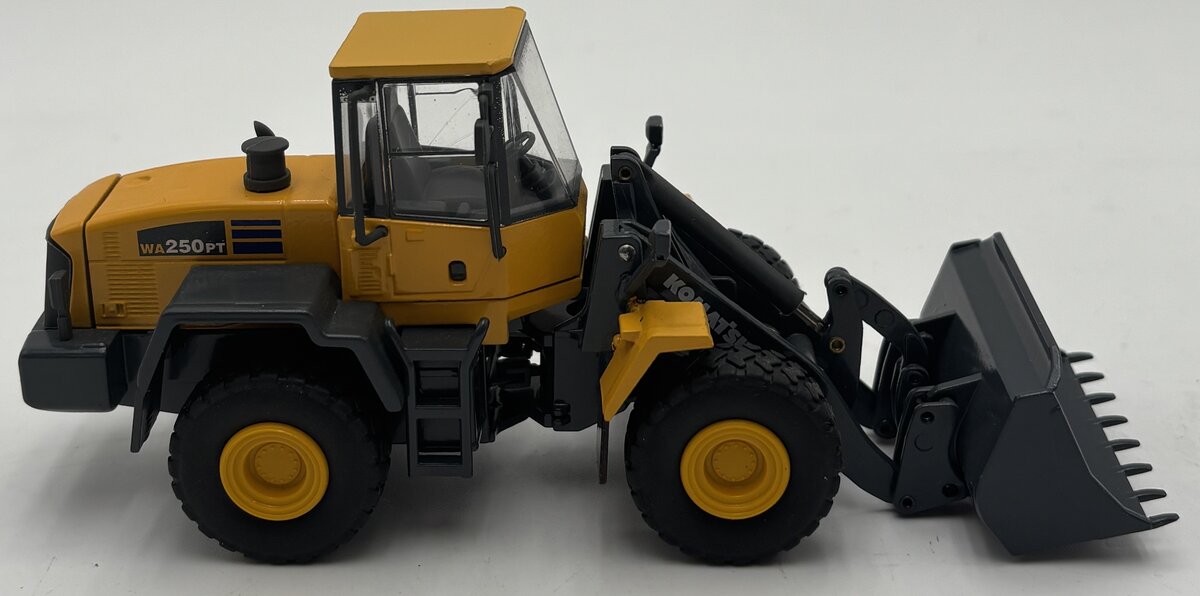 Conrad 2440 1:50 Komatsu WA 250 PT-5 Wheel Loader LN/Box