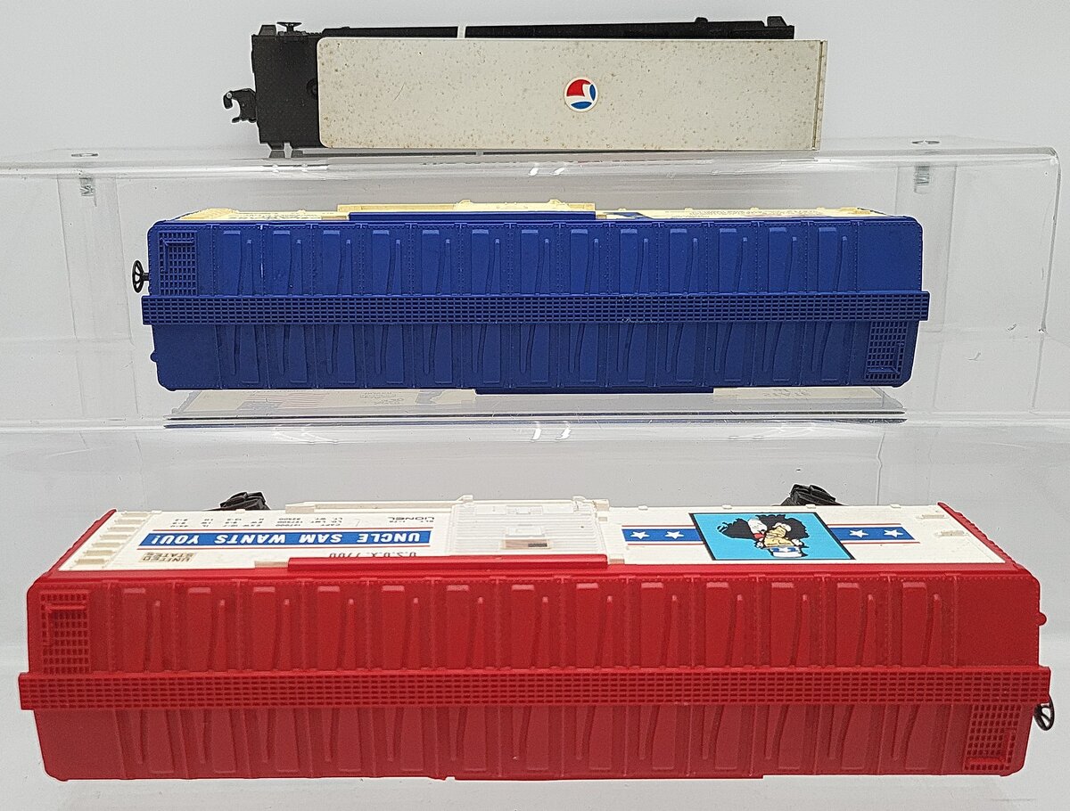 Lionel O Gauge Assorted Freight Cars: 52099, 7601, 7700 [3] VG