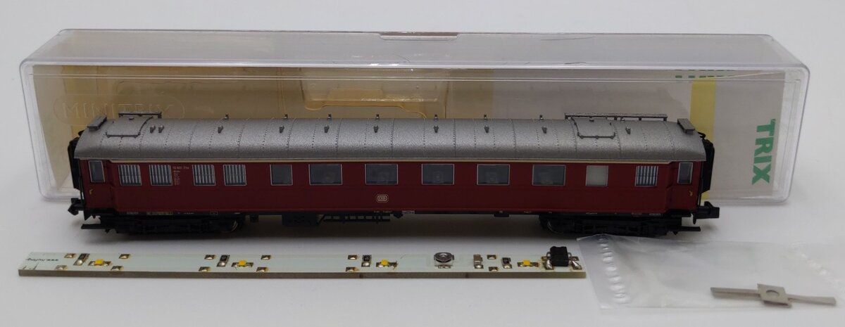 Trix 15738 N Scale Deutsche Bundesbahn Hospitality Passenger Car #10801 LN/Box