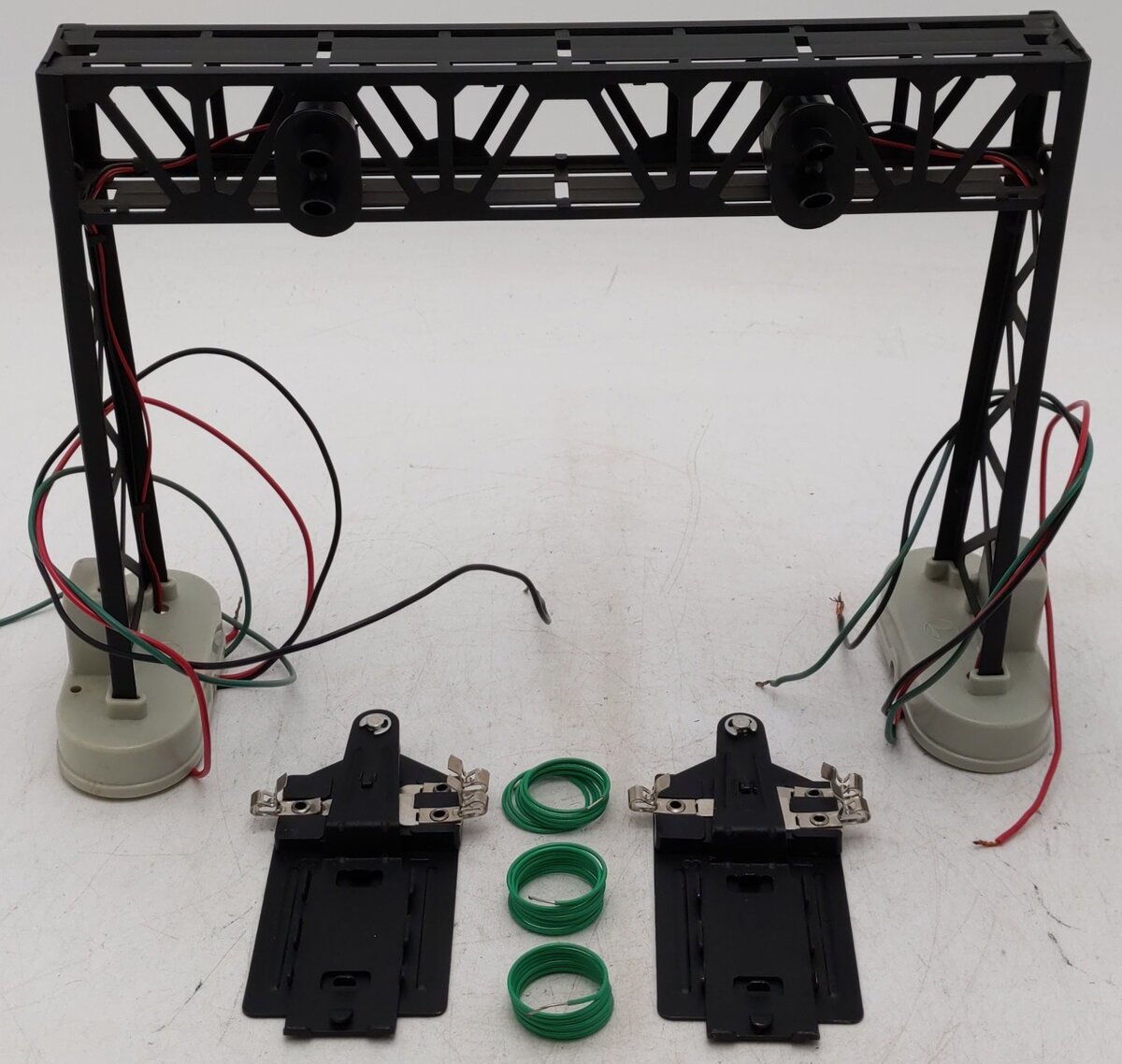 Lionel 6-12724 O And O27 Metal Operating Dual Signal Bridge EX/Box