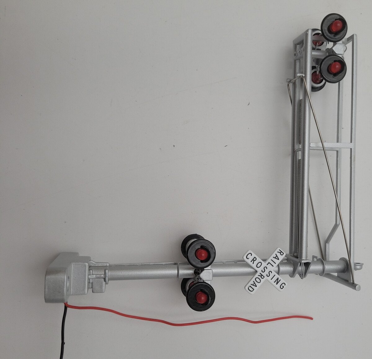 MTH 30-11006 O Gauge Modern Operating RR Crossing Signal EX/Box