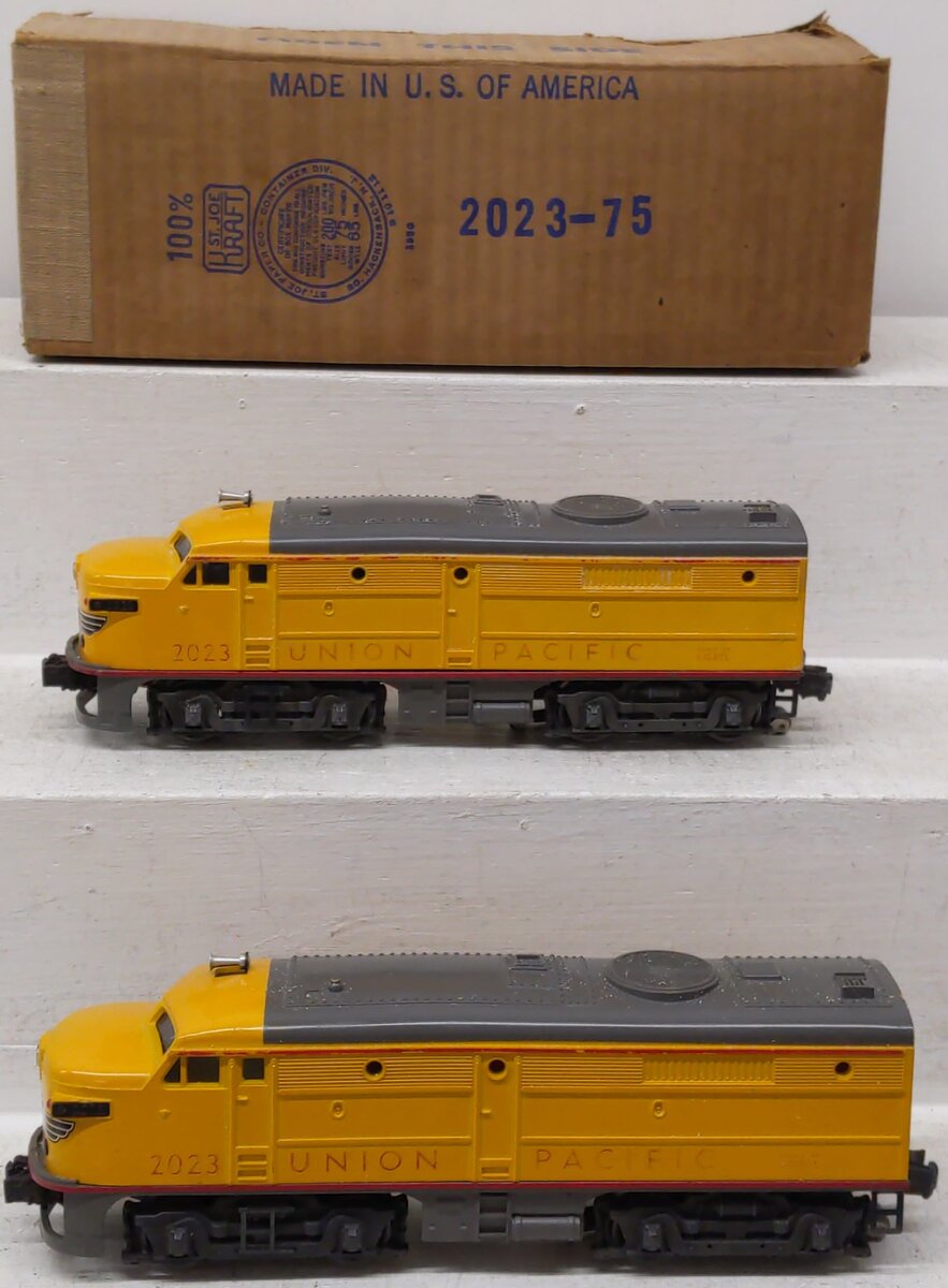 Lionel 2023 Vintage O Union Pacific Alco AA Diesel Locomotive Set VG/Box