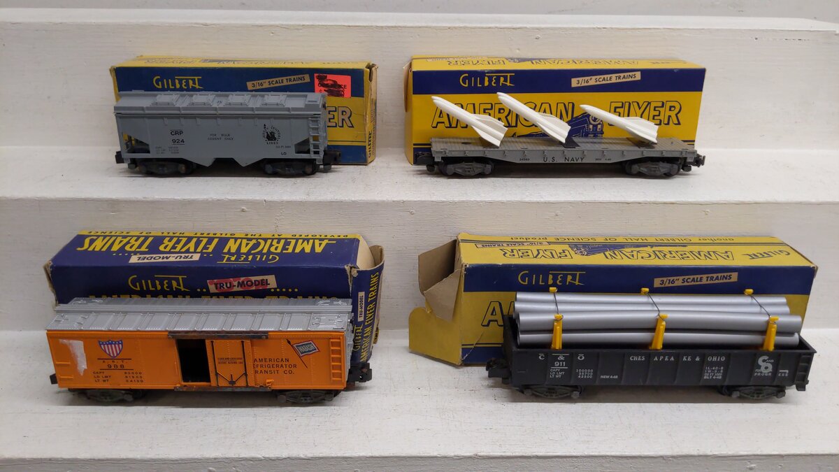American Flyer Vintage S Gauge Freight Cars: 24582, 924, 911, 988 [4] VG/Box