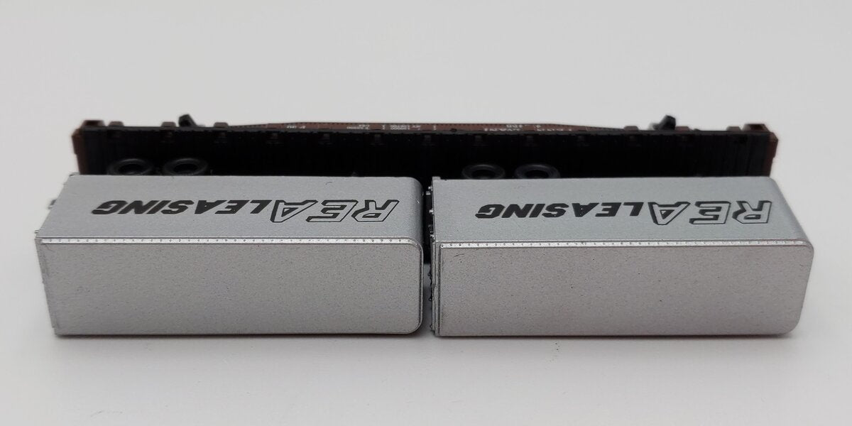 Atlas 3752 N Scale REA Leasing Piggyback Flat Car w/ two 24' Trailers #475458 EX/Box