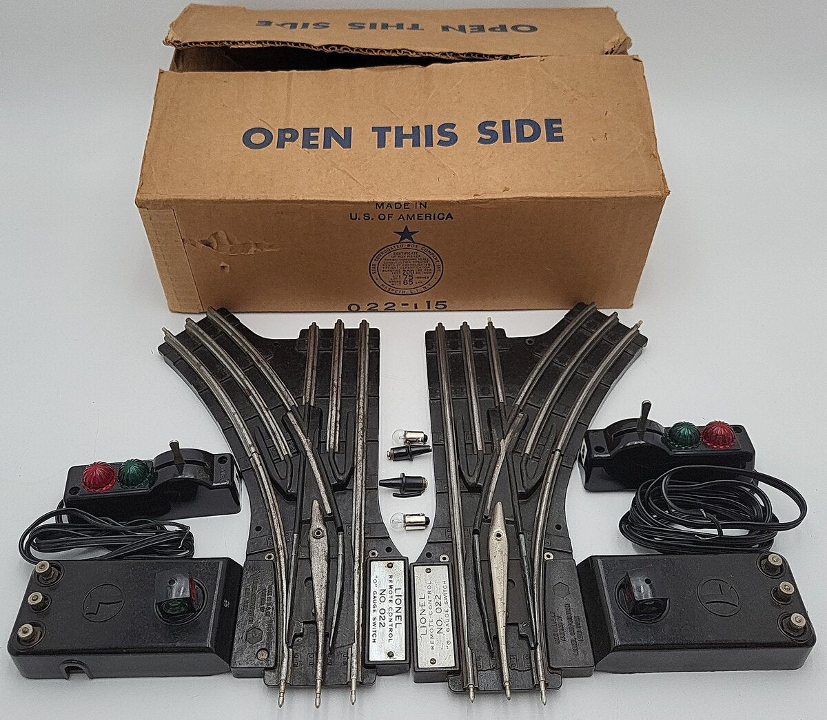 Lionel O22 Vintage O Left-Hand & Right-Hand Remote Control Switches (Pair of 2) VG/Box
