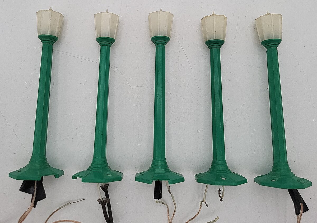 Lionel 629247 O Classic Street Lamps-Green [5] VG