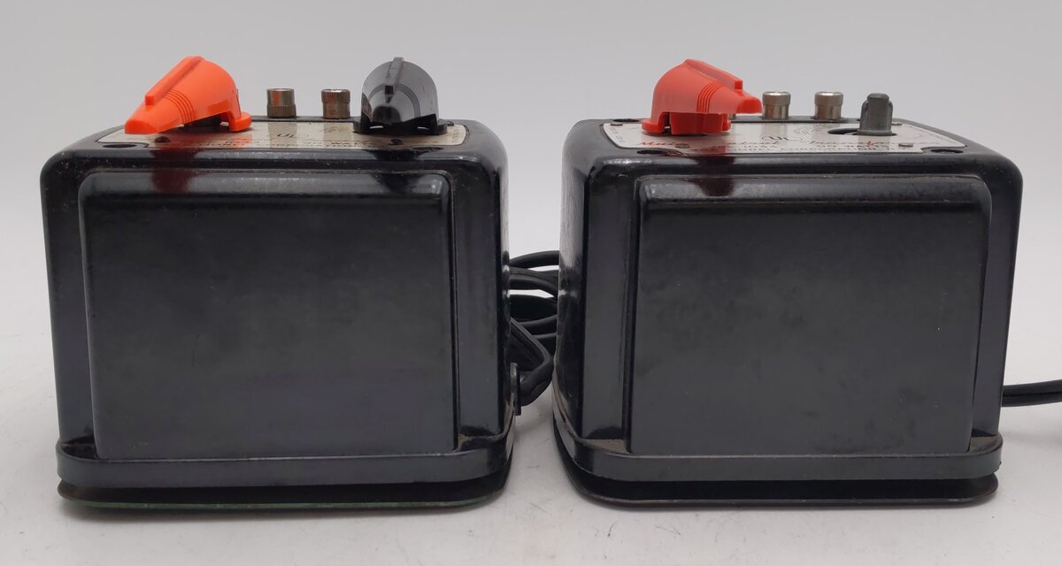 Lionel 1033 Vintage O 90 Watt Transformers w/ Whistle [2] VG