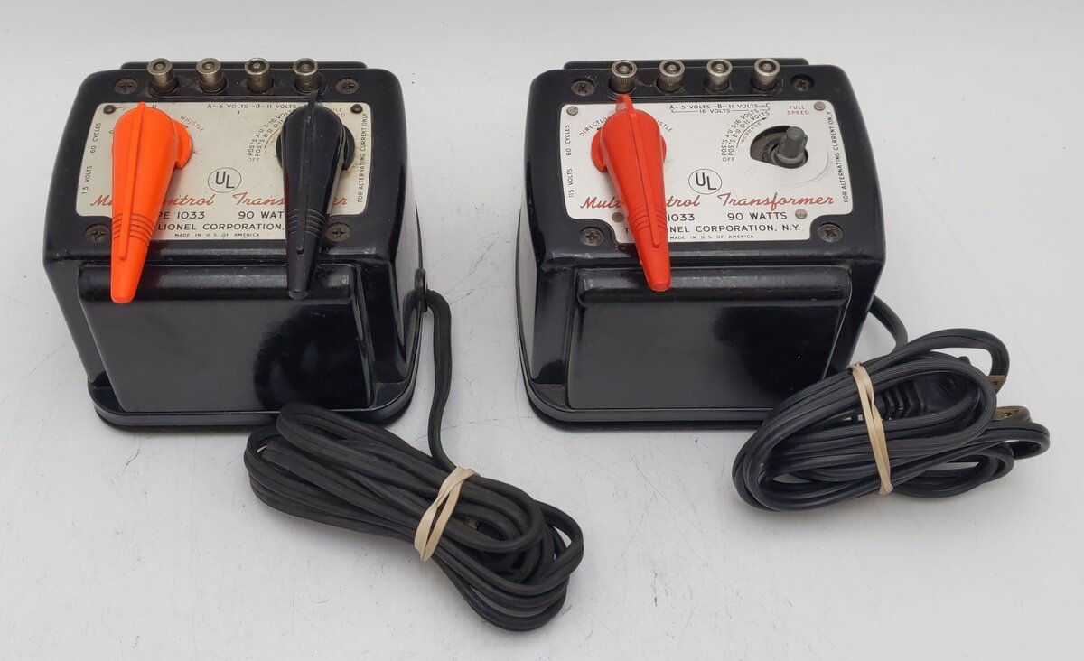 Lionel 1033 Vintage O 90 Watt Transformers w/ Whistle [2] VG