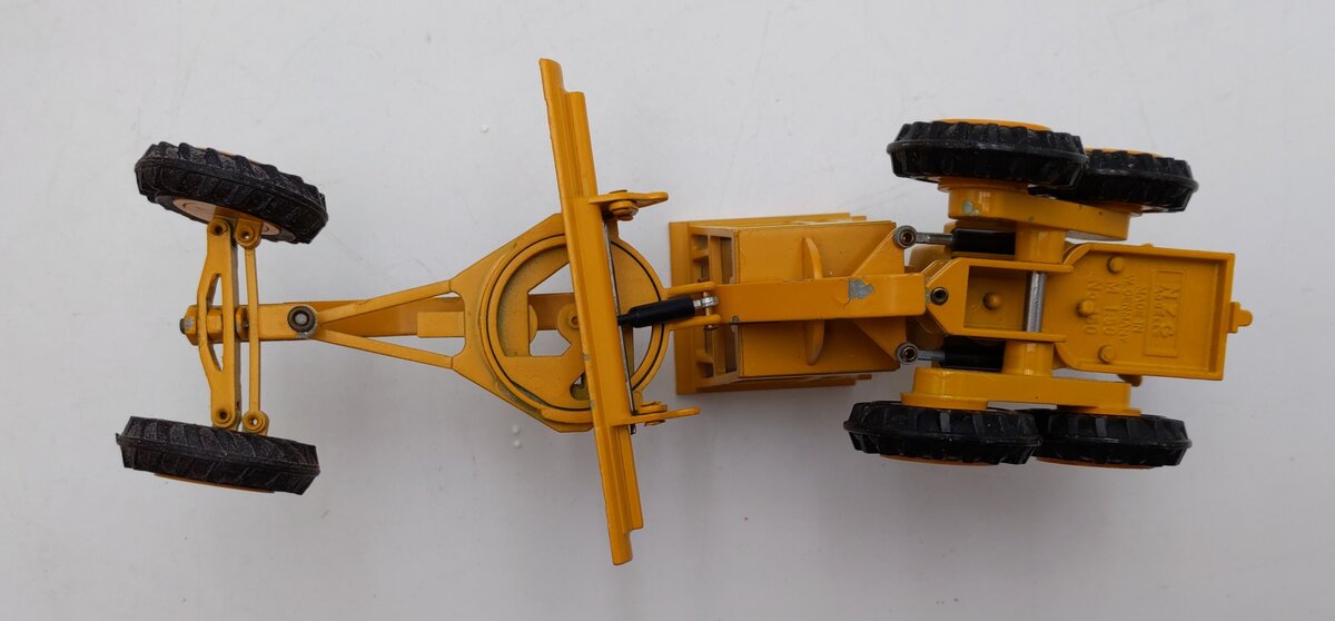 NZG Modelle 1:50 Scale Diecast Caterpillar Motor grader Model 12G EX/Box