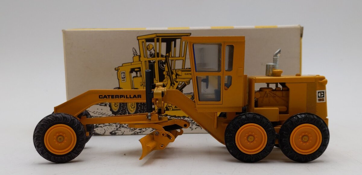 NZG Modelle 1:50 Scale Diecast Caterpillar Motor grader Model 12G EX/Box
