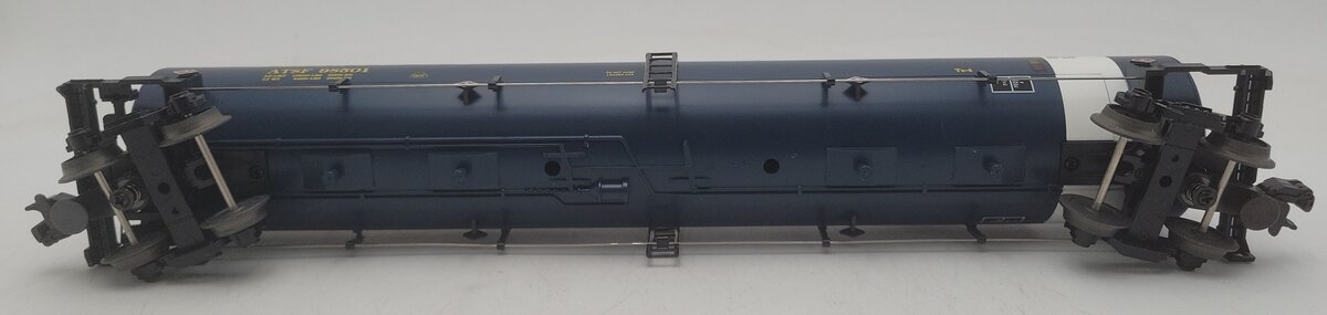 MTH 20-96024 O AT&SF 20,000 Gallon 4-Compartment Tank Car #98501 VG/Box