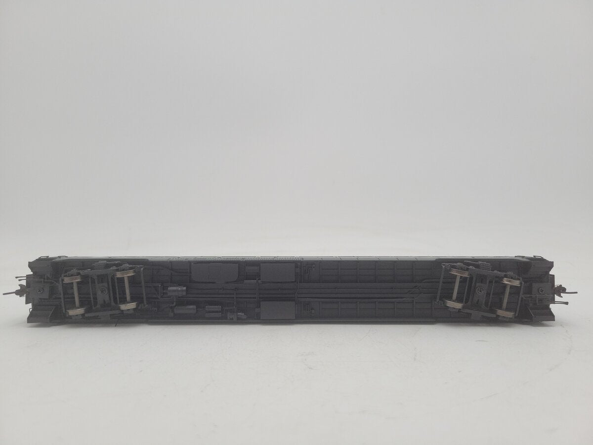 Rapido Trains 109014 HO New Haven 10-Window Coach Phase II #8261 EX/Box