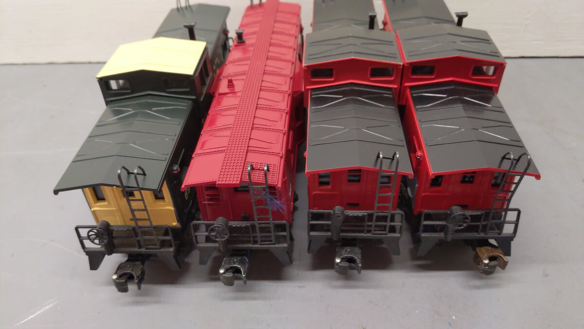 Lionel O Gauge Assorted Freight Cars 6917, 6910, 6905, X6431 [4] EX