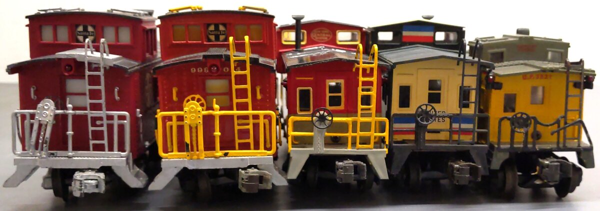 Lionel Assorted O Gauge Caboose's [5]