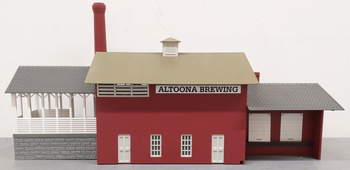 MTH 30-90184 O Scale Assembled Altoona Brewing Brewery w/Operating Smoke EX