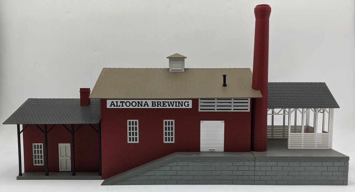 MTH 30-90184 O Scale Assembled Altoona Brewing Brewery w/Operating Smoke EX