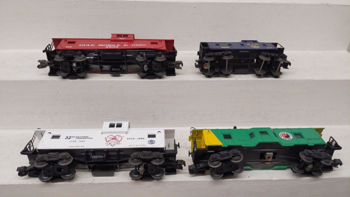 Lionel O Gauge Assorted Freight Cars 6926-1986, 2656, 6918, 9177 [4] EX
