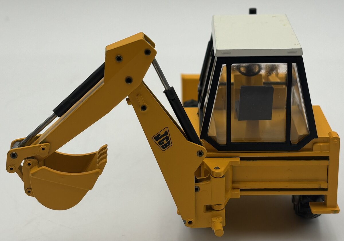 NZG 216 1:35 DieCast JCB 3CX Excavator Loader EX/Box