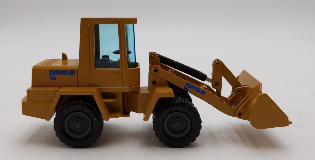 NZG Modelle 1:50 Scale Diecast Zeppelin ZL8B Wheeled Loader EX/Box