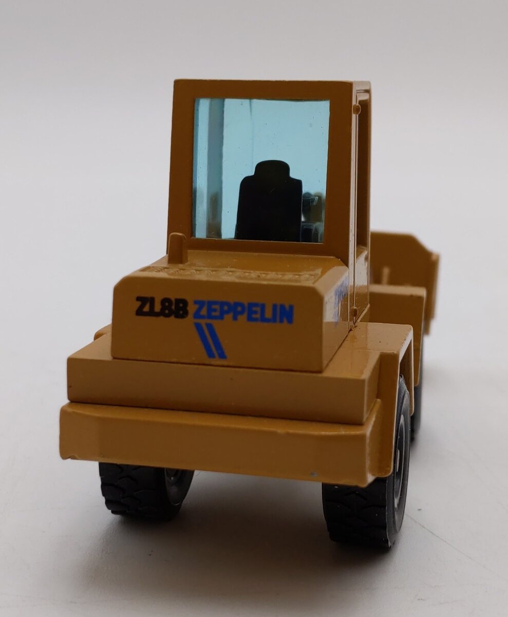 NZG Modelle 1:50 Scale Diecast Zeppelin ZL8B Wheeled Loader EX/Box