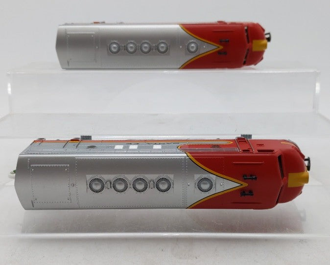 Marklin HO Scale Santa Fe Powered & Unpowered Diesel Locomotives [2] LN