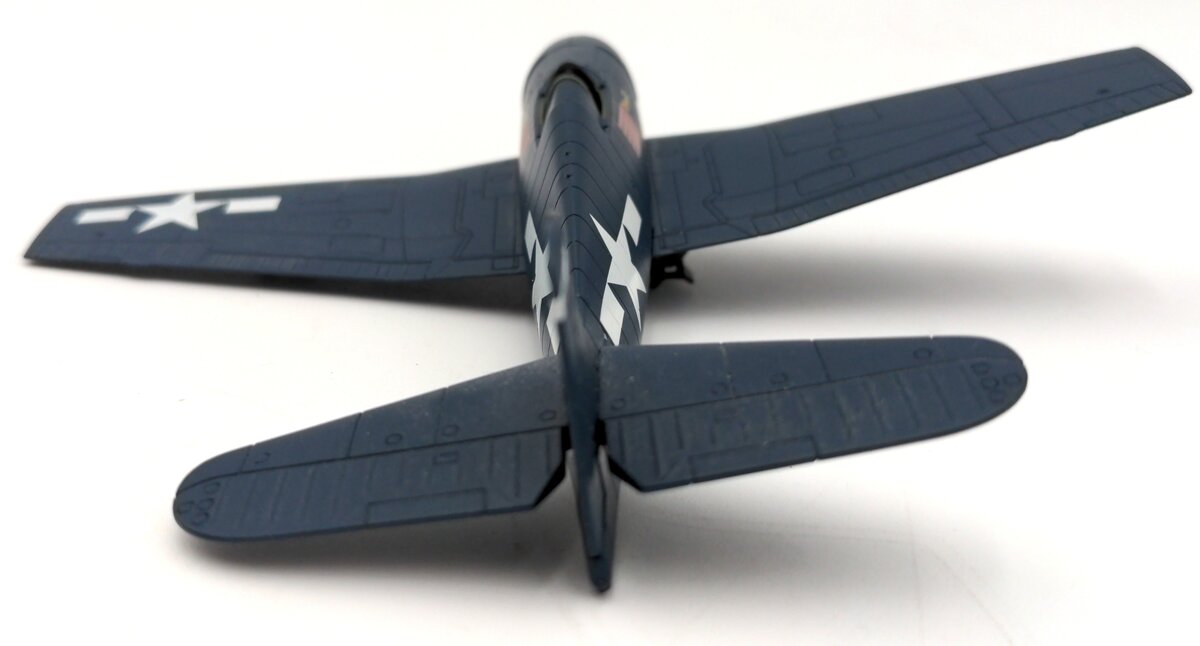 Corgi PR99402 Predators of the Skies 1:72 1944 Hellcat F-6F5, USS Essex/Box