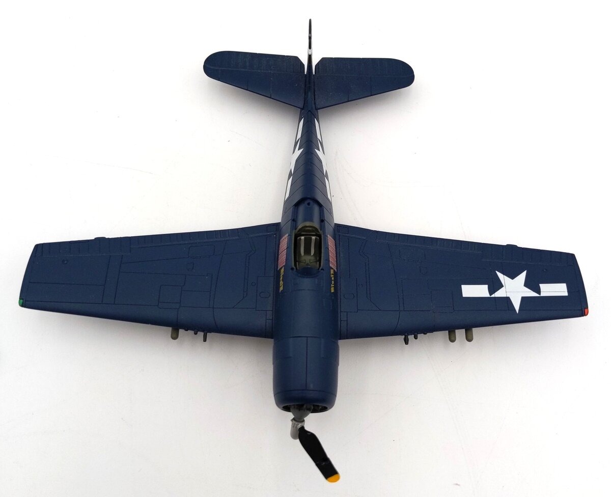 Corgi PR99402 Predators of the Skies 1:72 1944 Hellcat F-6F5, USS Essex/Box