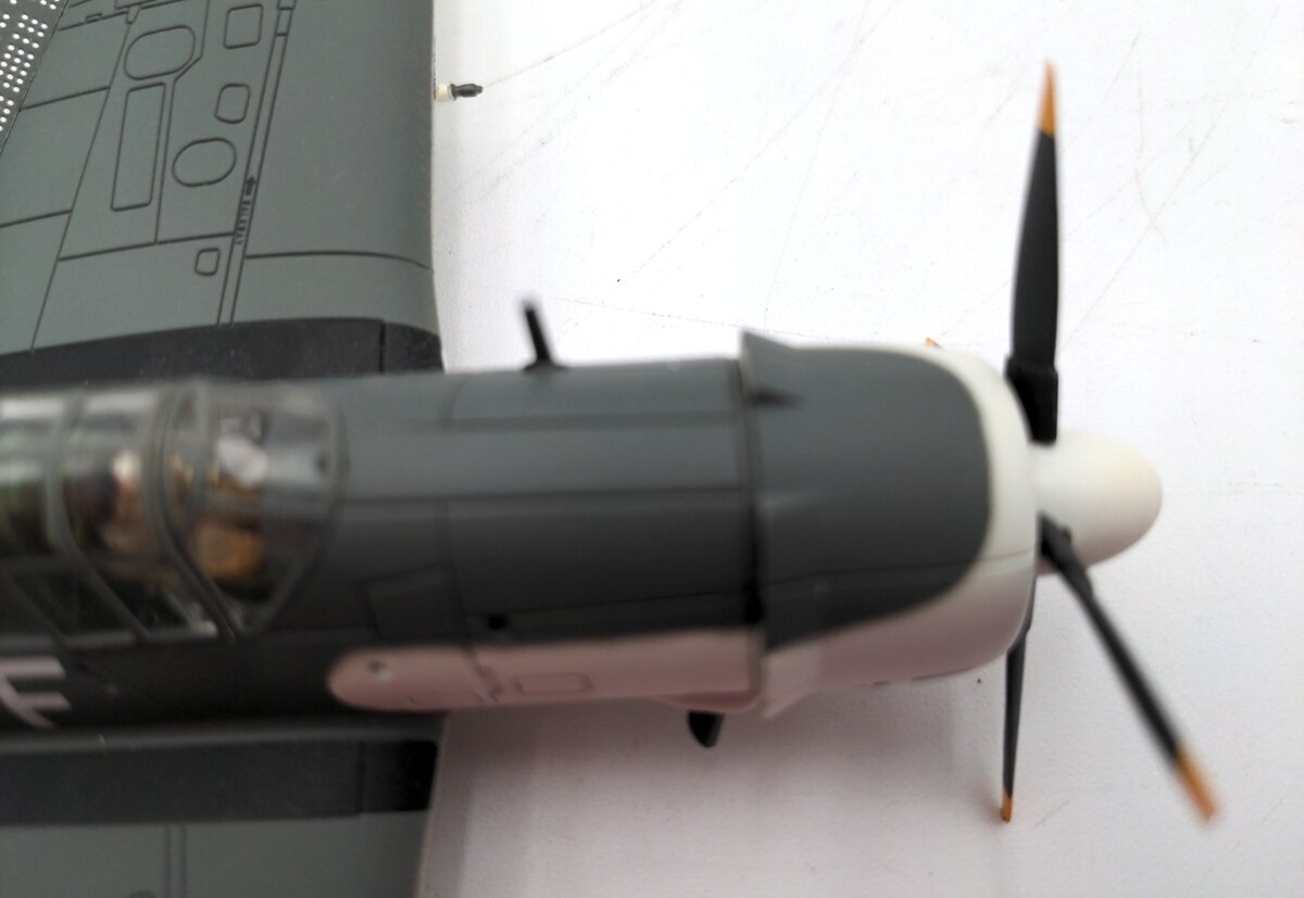 Hobby Master HA2206 1:72 SB2C-4E Helldiver VG/Box