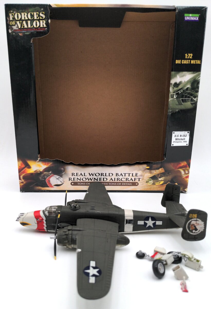 Unimax 85045 1:72 1945 US B-25J Mitchell, Phillippines 1945 VG/Box