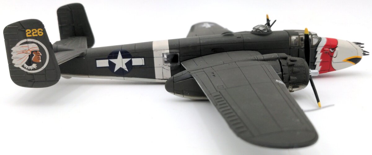 Unimax 85045 1:72 1945 US B-25J Mitchell, Phillippines 1945 VG/Box