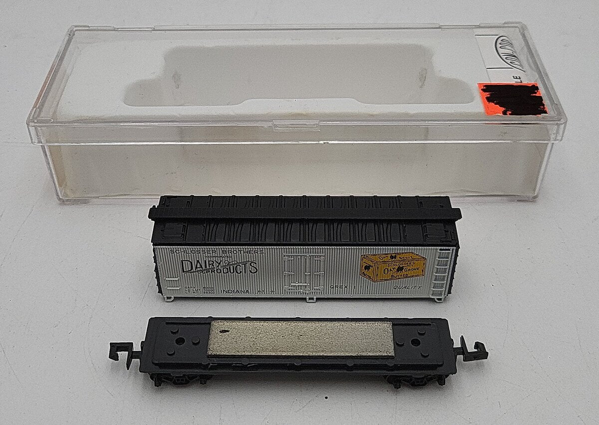 Con-Cor 0001-135106 N Scale Schlosser Bros 40' Wood Side Reefer #117 EX/Box
