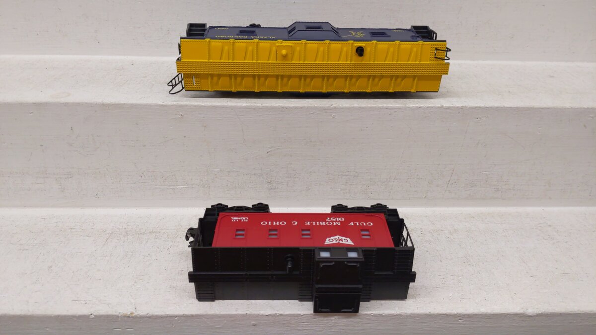 Lionel O Gauge Assorted Freight Cars 9187, 6441 [2] EX