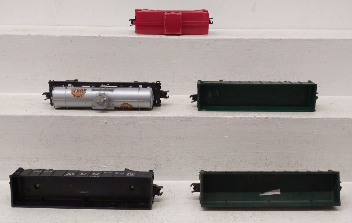 American Flyer Assorted S Gauge Freight Cars 931, 931, 24103, 5016, 806 [5] VG