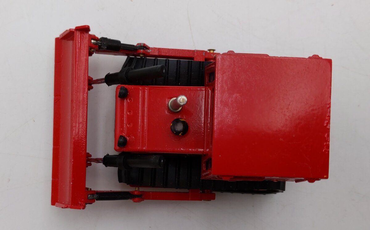 NZG Modelle 1:50 Scale Diecast Caterpillar CAT D4E Track-Type Tractor (Red)/Box