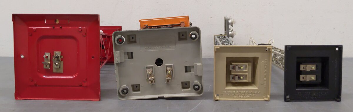 Lionel Vintage O Gauge Accessories: 394, 199, 197, 195 [4] EX