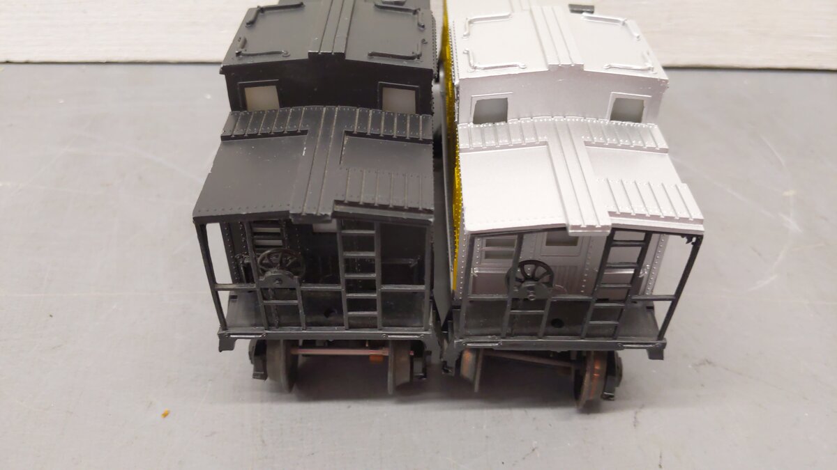 Lionel O Gauge Assorted Freight Cars 9166, 9172 [2] EX