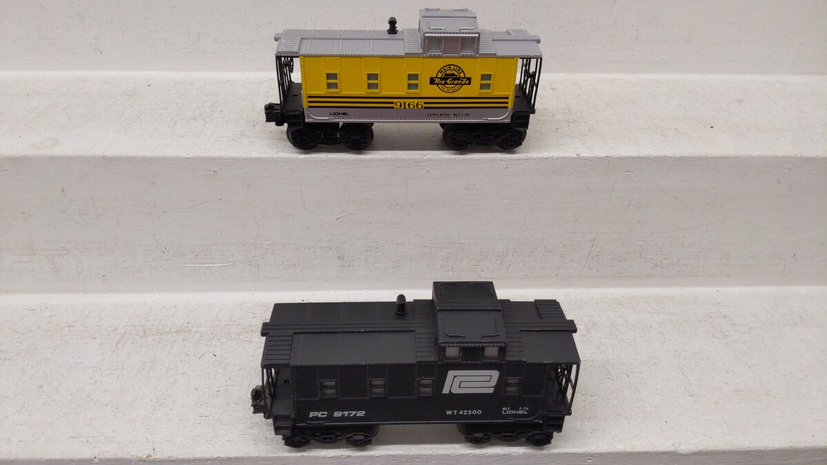 Lionel O Gauge Assorted Freight Cars 9166, 9172 [2] EX