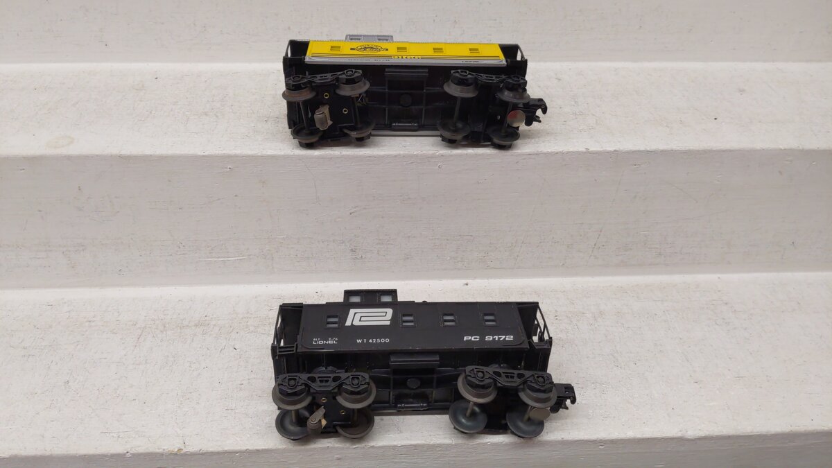Lionel O Gauge Assorted Freight Cars 9166, 9172 [2] EX
