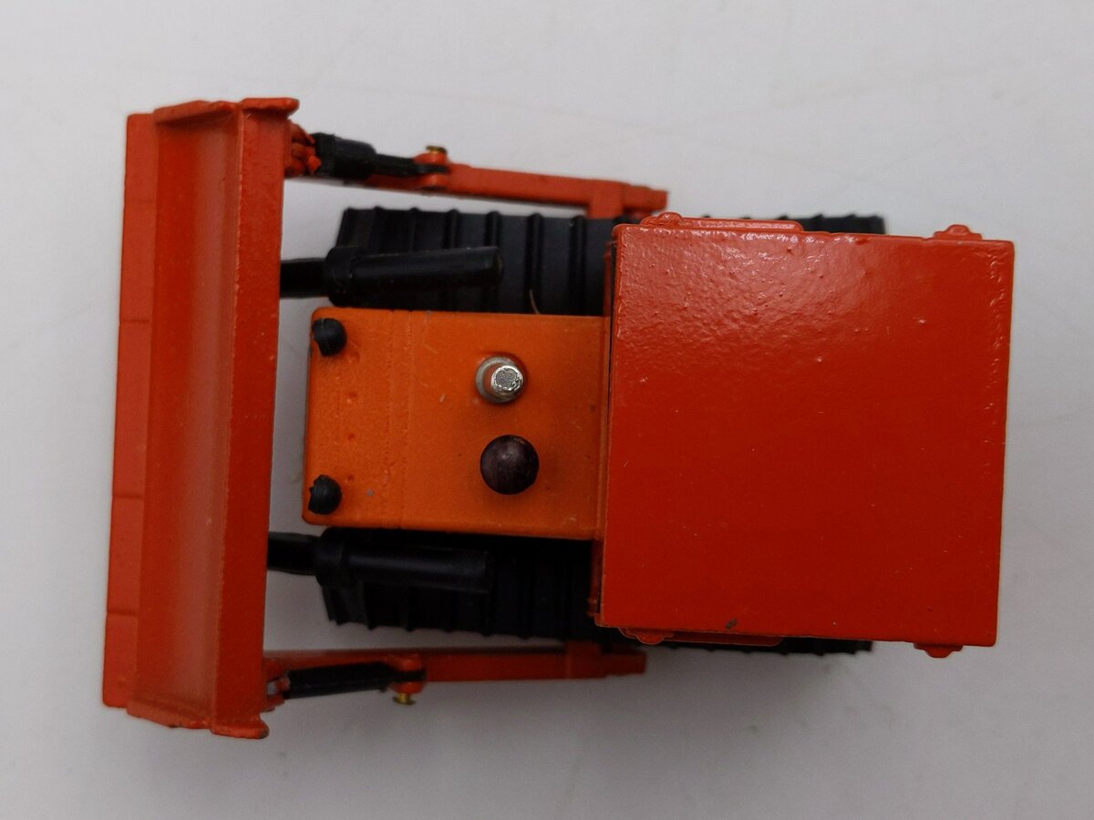 NZG Modelle 1:50 Scale Diecast Caterpillar CAT D4E Track-Type Tractor (Orange)/Box