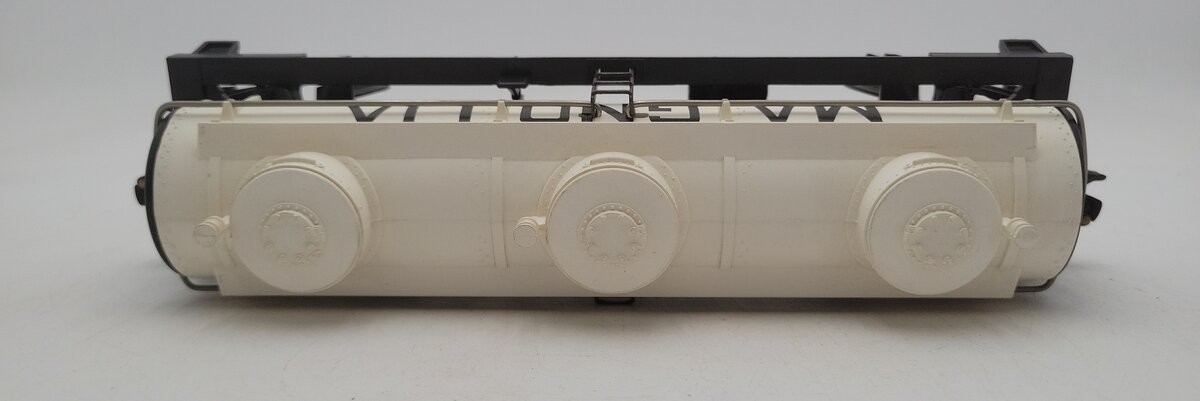 Lionel 6-9279 O Gauge Magnolia 3-Dome Tank Car VG/Box