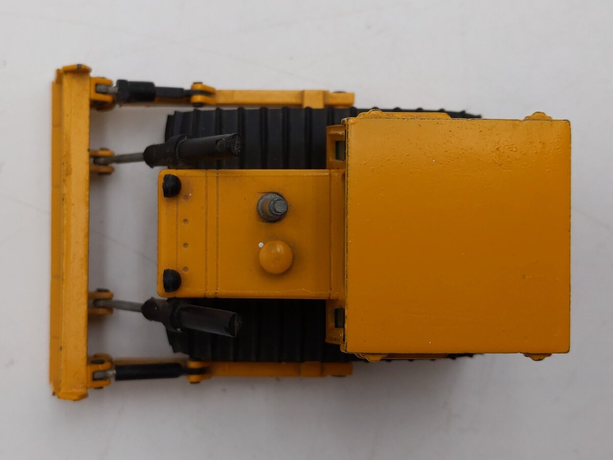 NZG Modelle 1:50 Scale Diecast Caterpillar CAT D4E Track-Type Tractor EX/Box