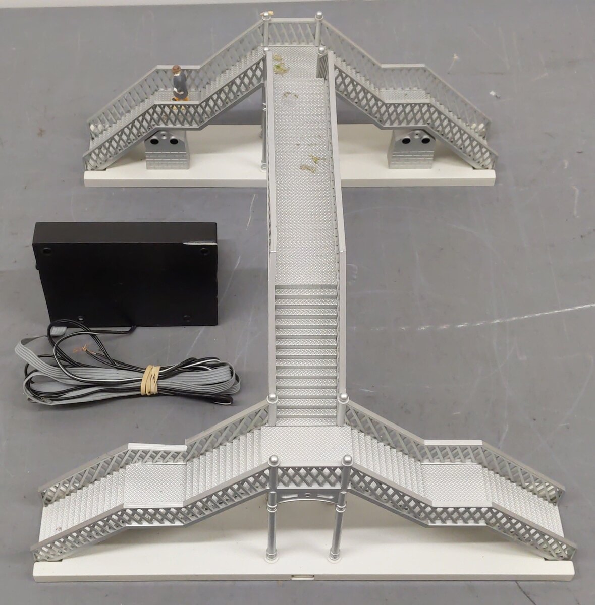 Lionel 6-14082 O Scale Pedestrian Walkover with Speed Sensor VG/Box