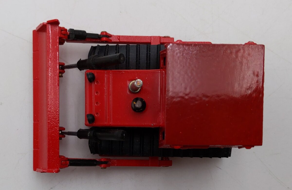 NZG Modelle 1:50 Scale Diecast Caterpillar CAT D4E Track-Type Tractor (Red)/Box