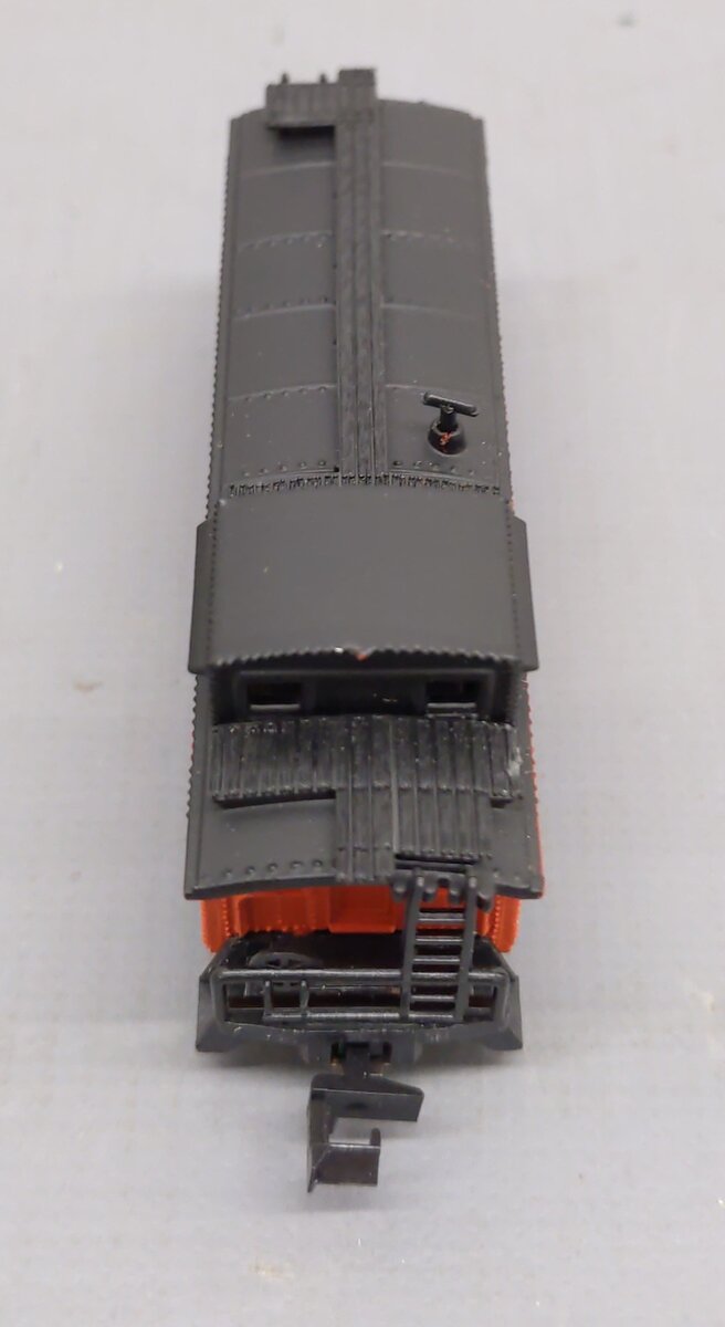 MRC 7089 N Scale Canadian National Caboose #76388 LN/Box