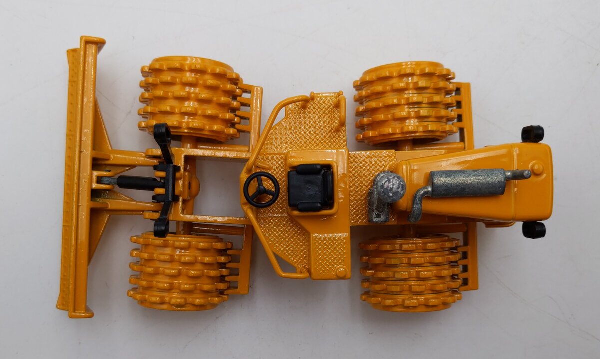 Joal 1:50 Scale Diecast Caterpillar CAT 825B Compactor EX/Box